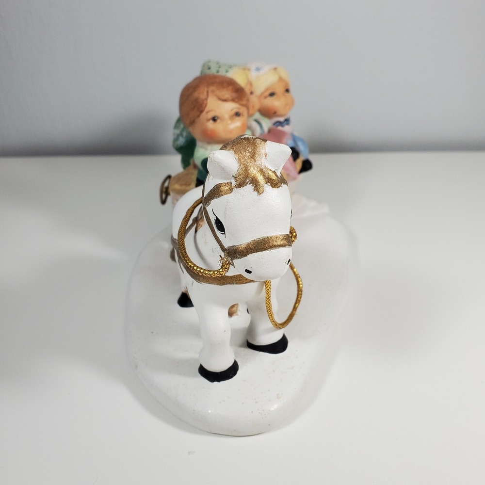Byron Mold Ceramic Music Box Christmas Horse Drawn Sleigh Jingle Bells Vintage - Picture 3 of 8